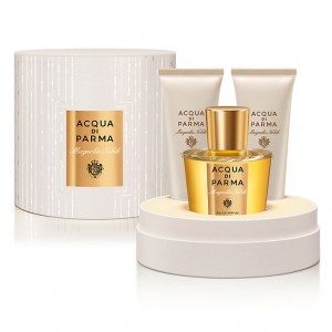 Комплект за жени Acqua di Parma Magnolia Nobile - Eau de Parfum 100 мл + Крем за тяло 75 мл + Душ гел 75 мл Комплект за жени Acqua di Parma Magnolia Nobile - Eau de Parfum 100 мл + Крем за тяло 75 мл + Душ гел 75 мл